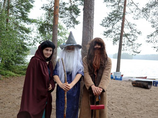 Velho, hobitti, kääpiöt vs. lohikäärme