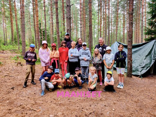 Telttakyläkuvat 8-3