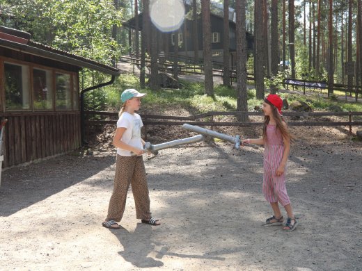 Uintia, discoa ja puheliton perjantai