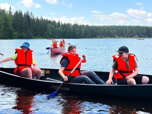 Kesäpuuhia ja markkinatunnelmaa