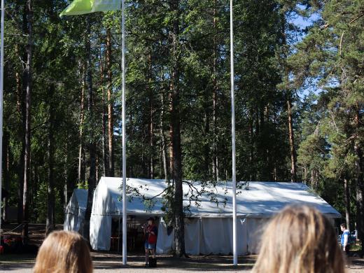 Viidennen leiriviikon aurinkoinen aloitus