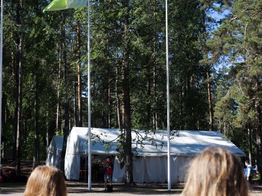 Viidennen leiriviikon aurinkoinen aloitus